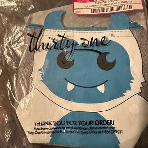 Cool zip snake pouch